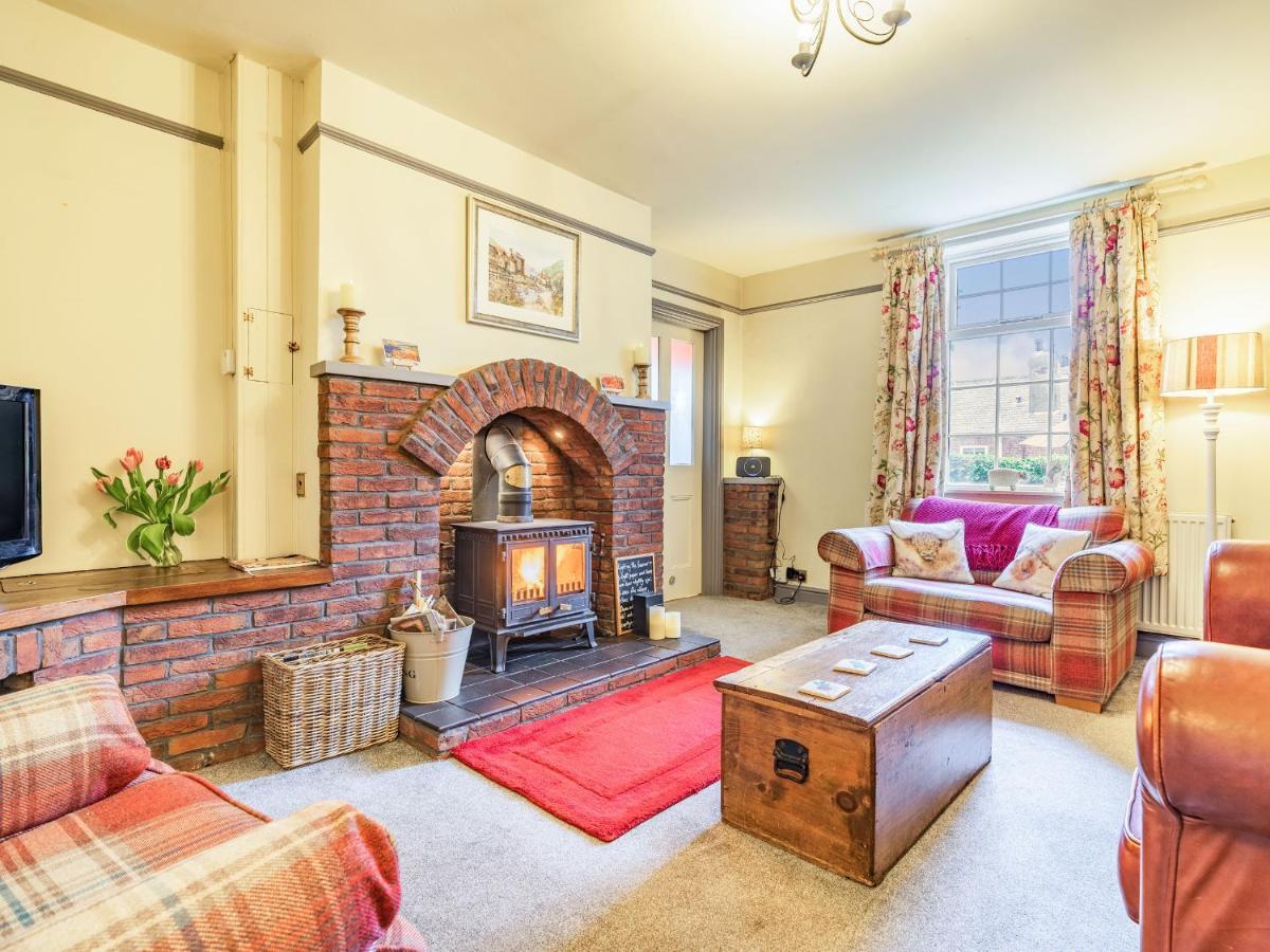 Wychwood Villa Whitby Buitenkant foto